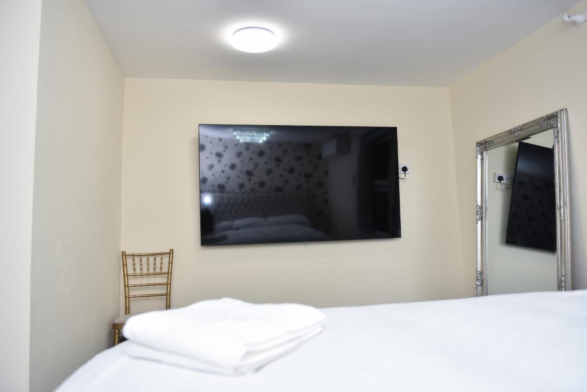 Zaheer'S Hotel Бэлдок Экстерьер фото